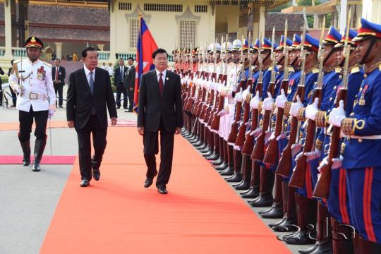 President Thongloun Visits Cambodia